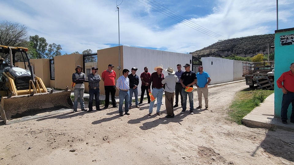 Inicio de obra de línea de agua potable en La Noria
