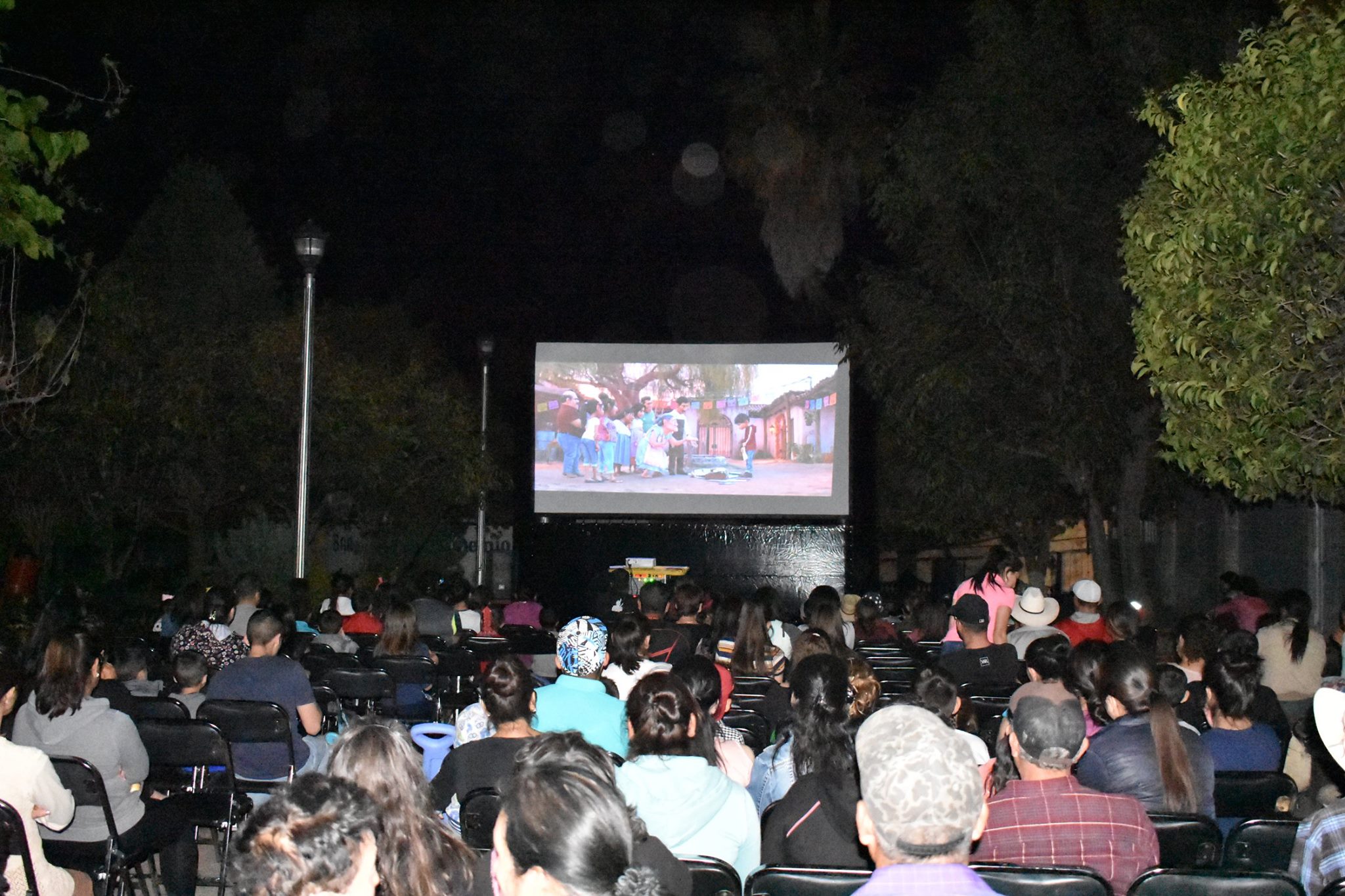 Cine Bajo Las Estrellas en Tlachichila