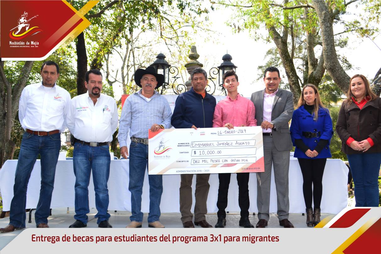 Entrega de 284 becas del 3×1