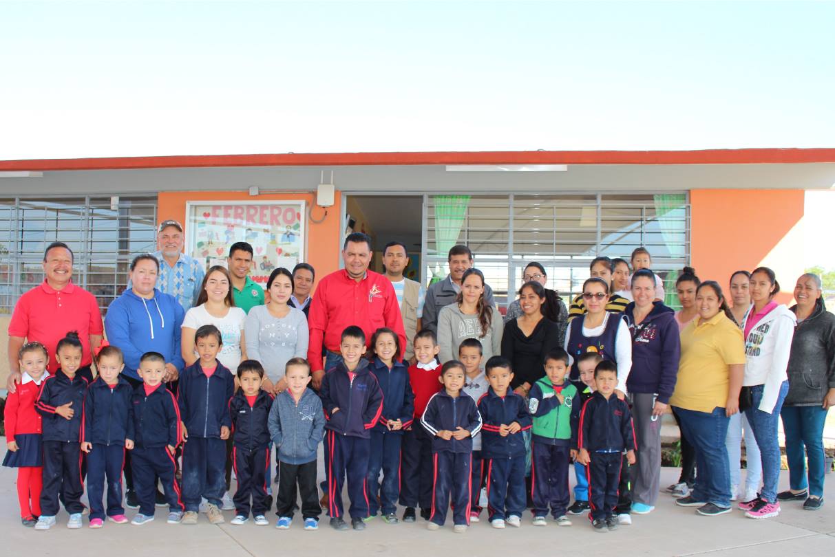 Lunes Cívico y domo en Jardín de Niños Jean Piaget