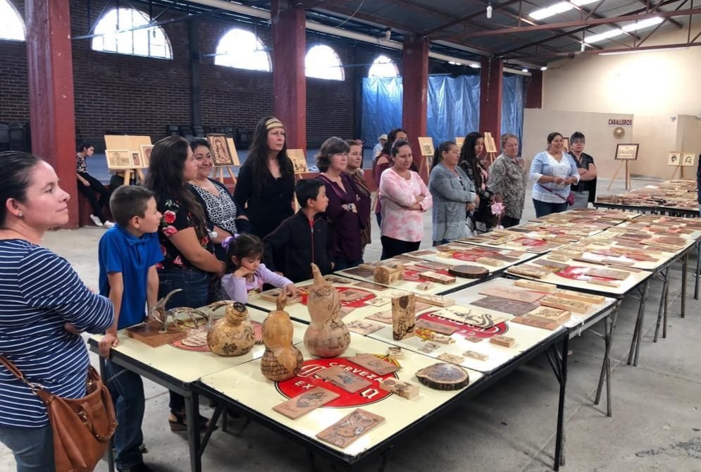 Clausura del curso de pirograbado en La Estancia