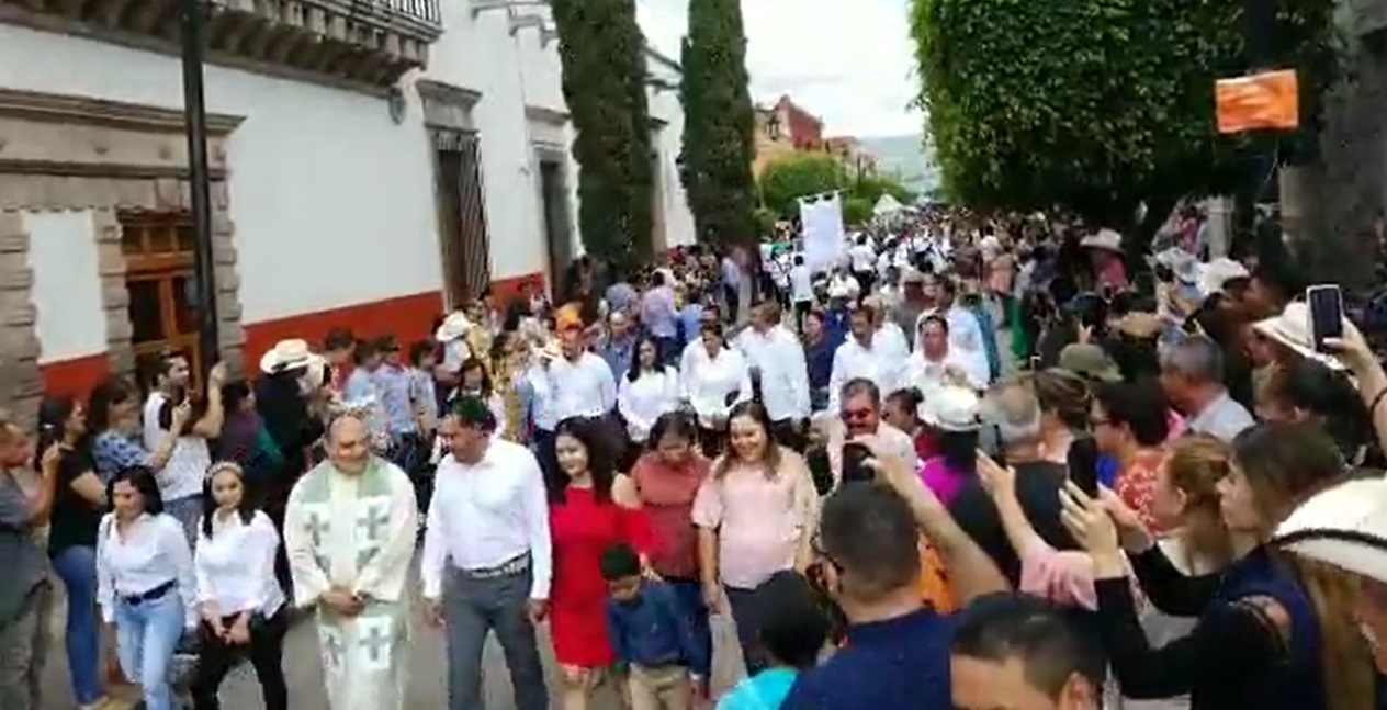 Llegada de Hijos Ausentes y la Imagen de la Virgen del Rosario