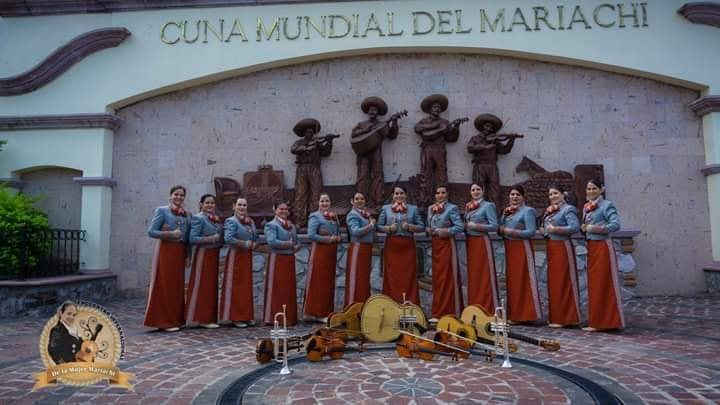 Mariachi Alma Nochistlense representa a Zacatecas