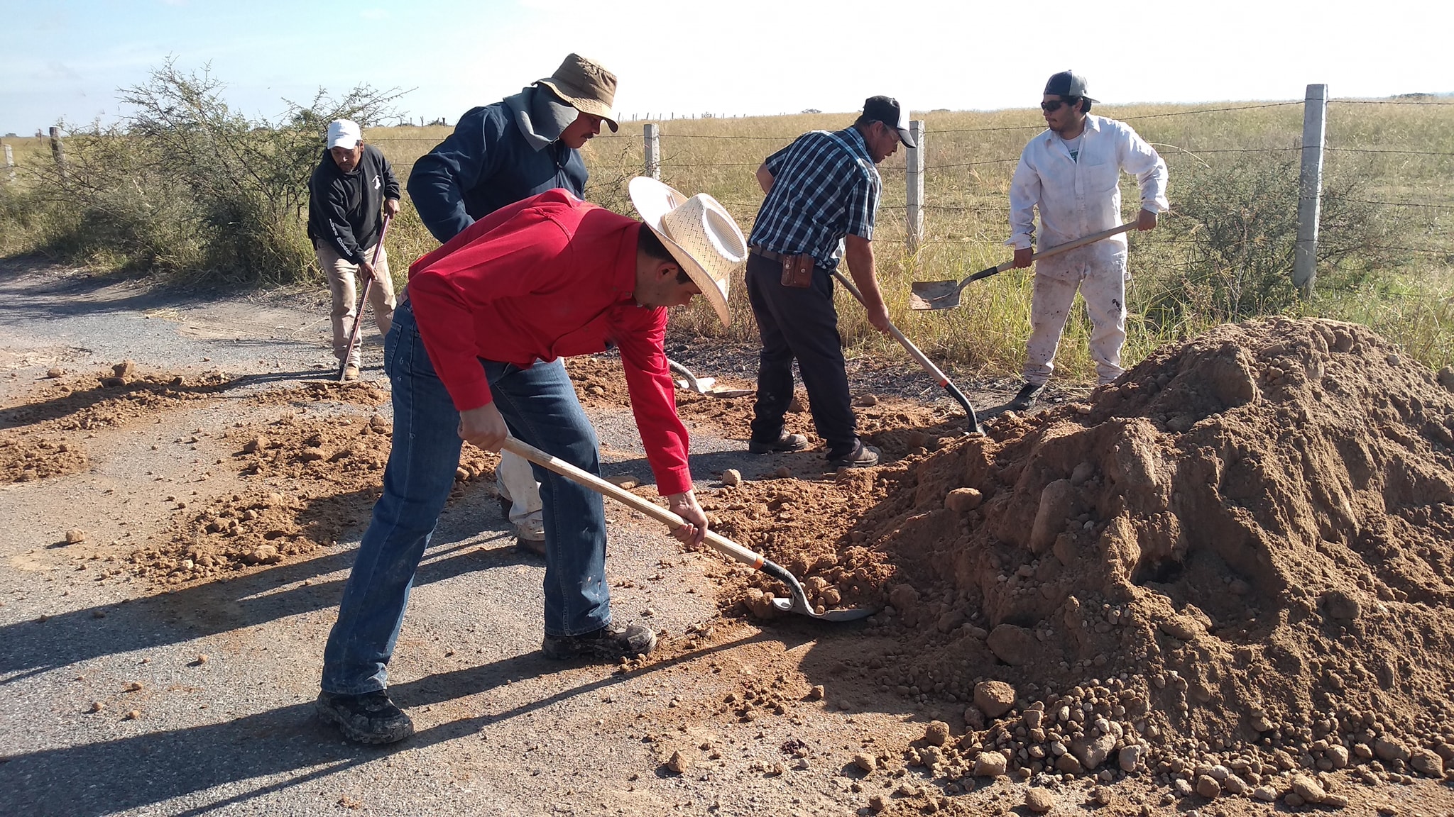 Mantenimiento a 5 kilómetros de la carretera a La Jabonera