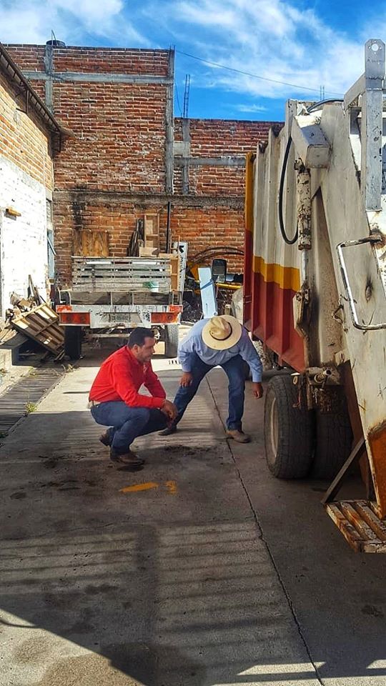 Supervisión de camiones de basura y limpieza de caminos