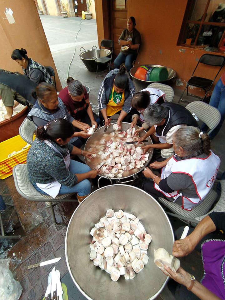 Hicimos menudo y el tradicional papaqui