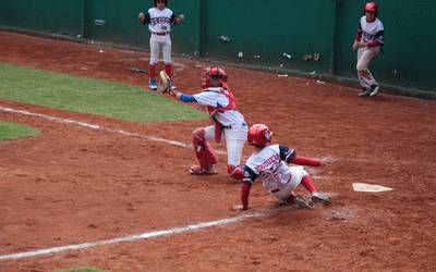 Se gesta liga de béisbol infantil