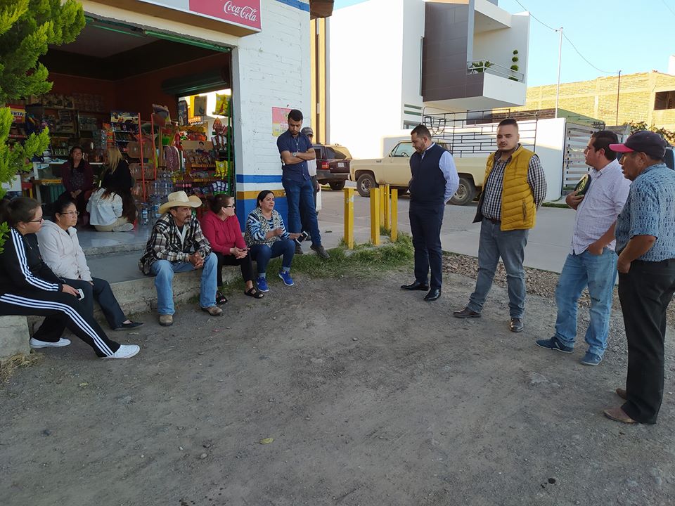 Vecinos de la calle Álamo, piden pavimentar su calle.