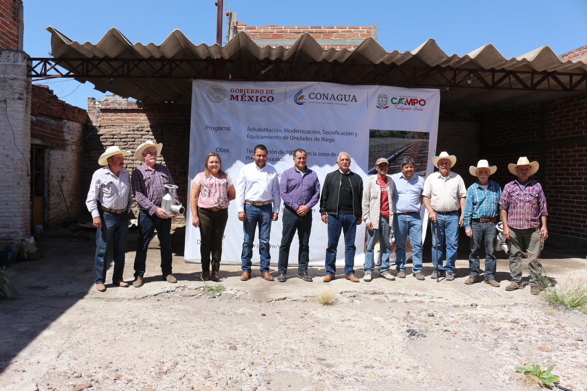 Beneficiamos a 24 familias con equipamiento de riego