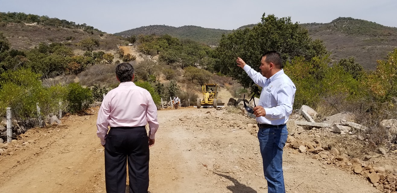 Rehabilitamos el camino a donde sera el Complejo Turístico en la sierra