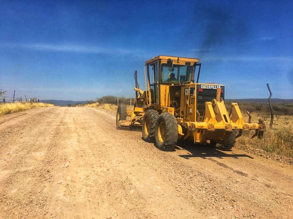 Habilitamos caminos de terraceria para que sea seguro transitar por ellos