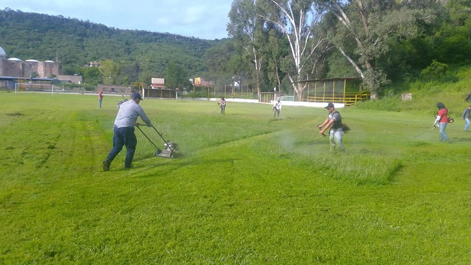 Mantenimiento al espacio deportivo de Toyahua