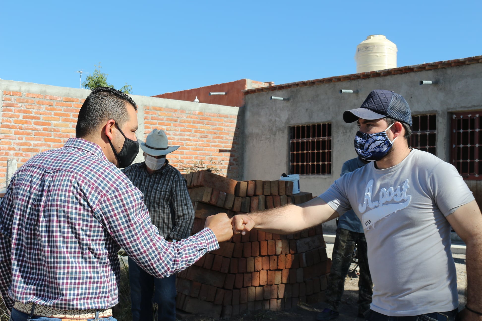 Fuimos a Las tuzas para resolver el problema de luz eléctrica