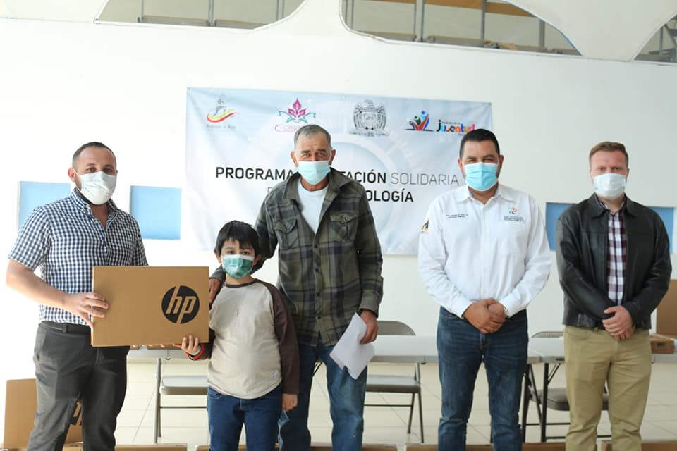 Segunda entrega de 50 computadoras a estudiantes nochistlenses