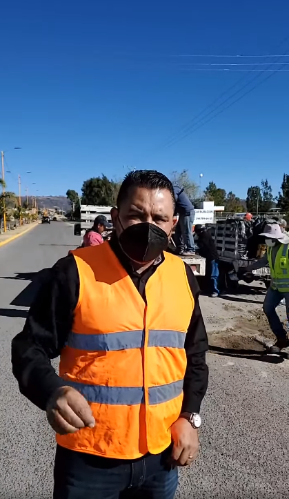 Iniciamos campaña masiva de bacheo con recursos propios