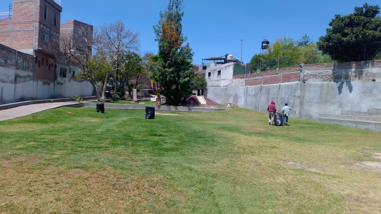 Mantenimiento al Jardín Morelos y Parque Raza Caxcana