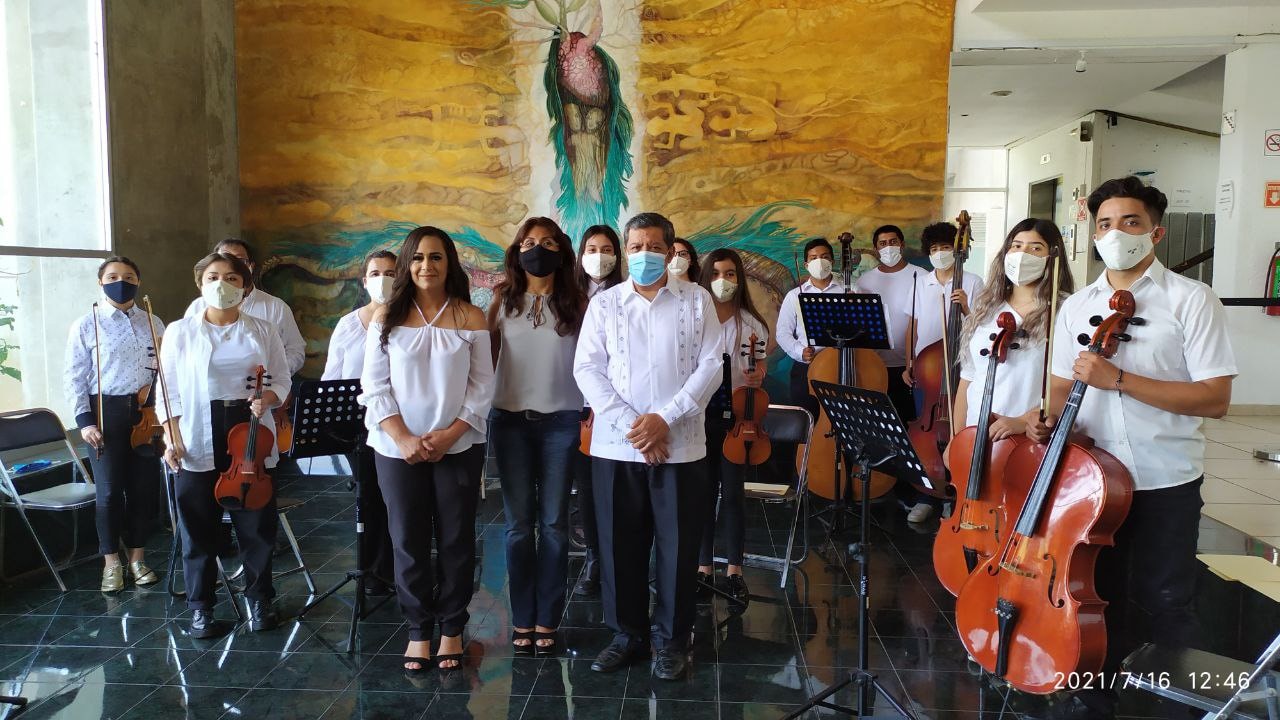 Clausura del curso-taller de instrumentos de cuerda en la UAEM