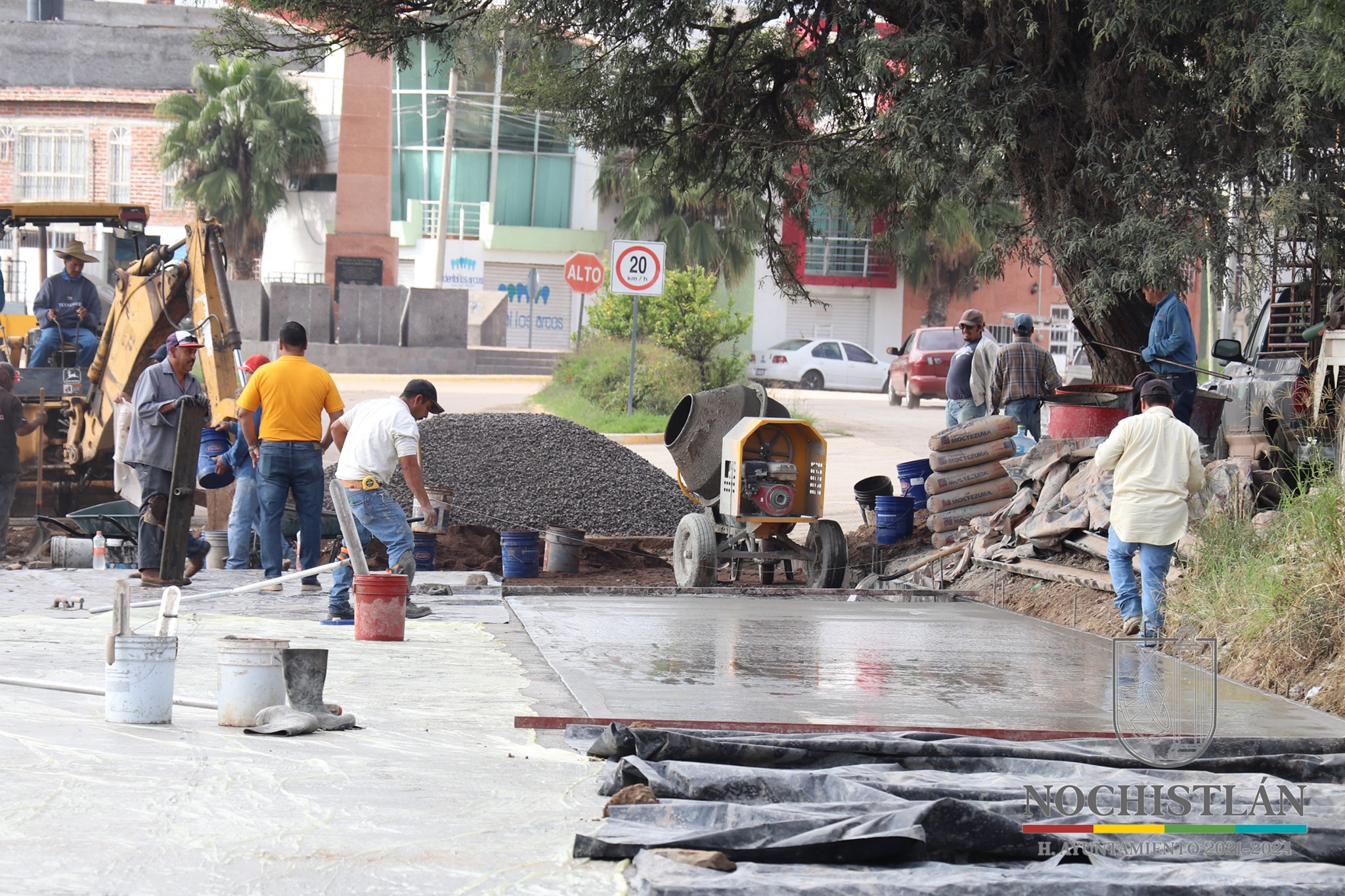 Avances de la reparación del bache salida a Tlachichila