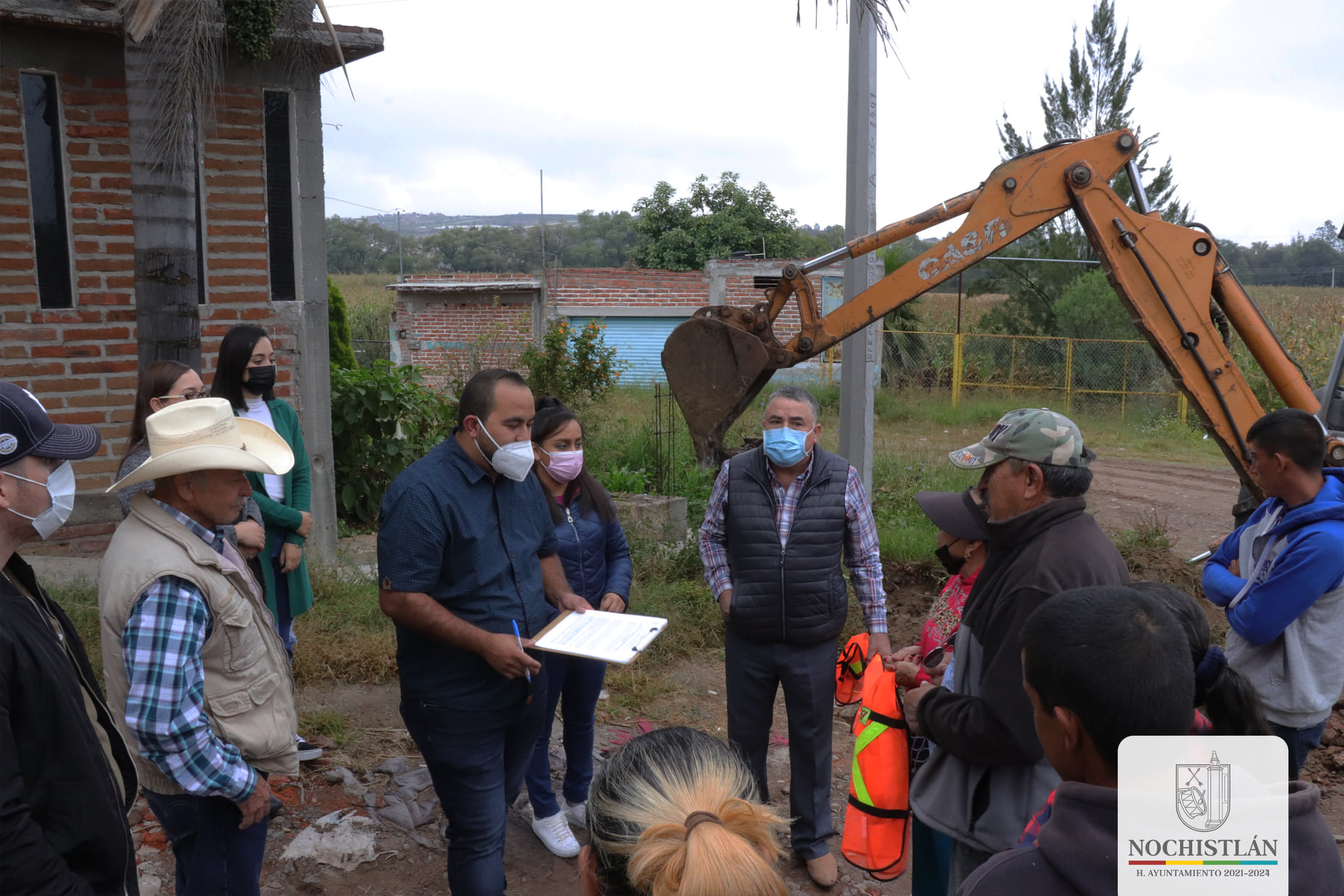 Arranque de pavimentación de la calle Pról. Morelos