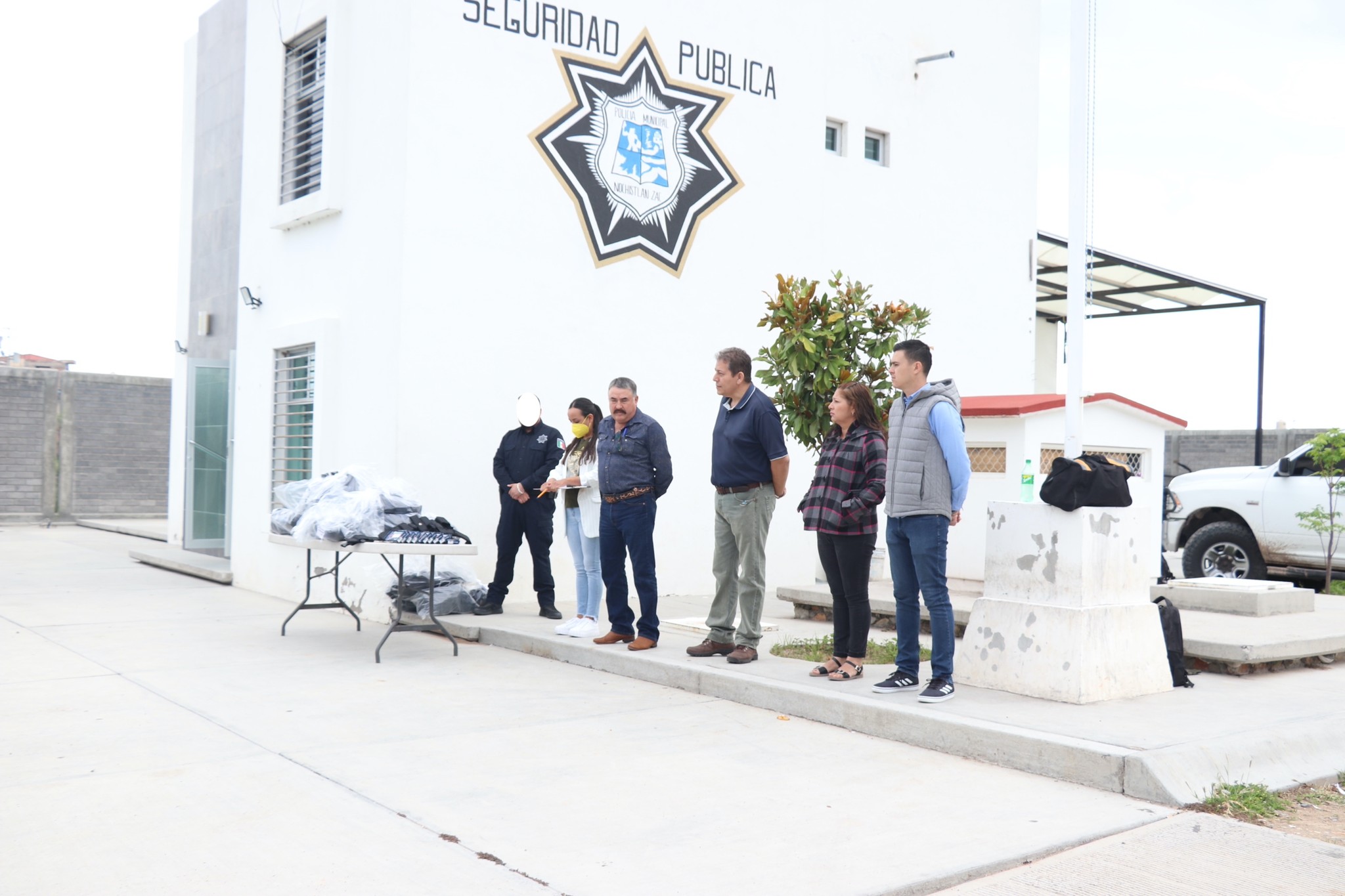 Entrega de Chamarras y equipo de trabajo a seguridad pública.