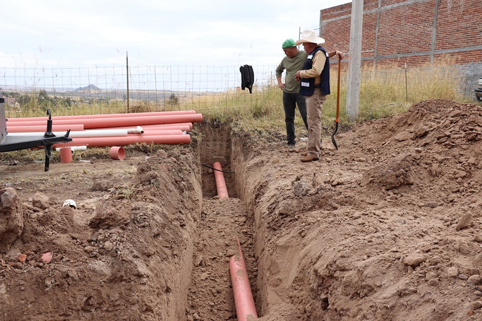 Supervisamos la rehabilitación del drenaje en calle Peñol