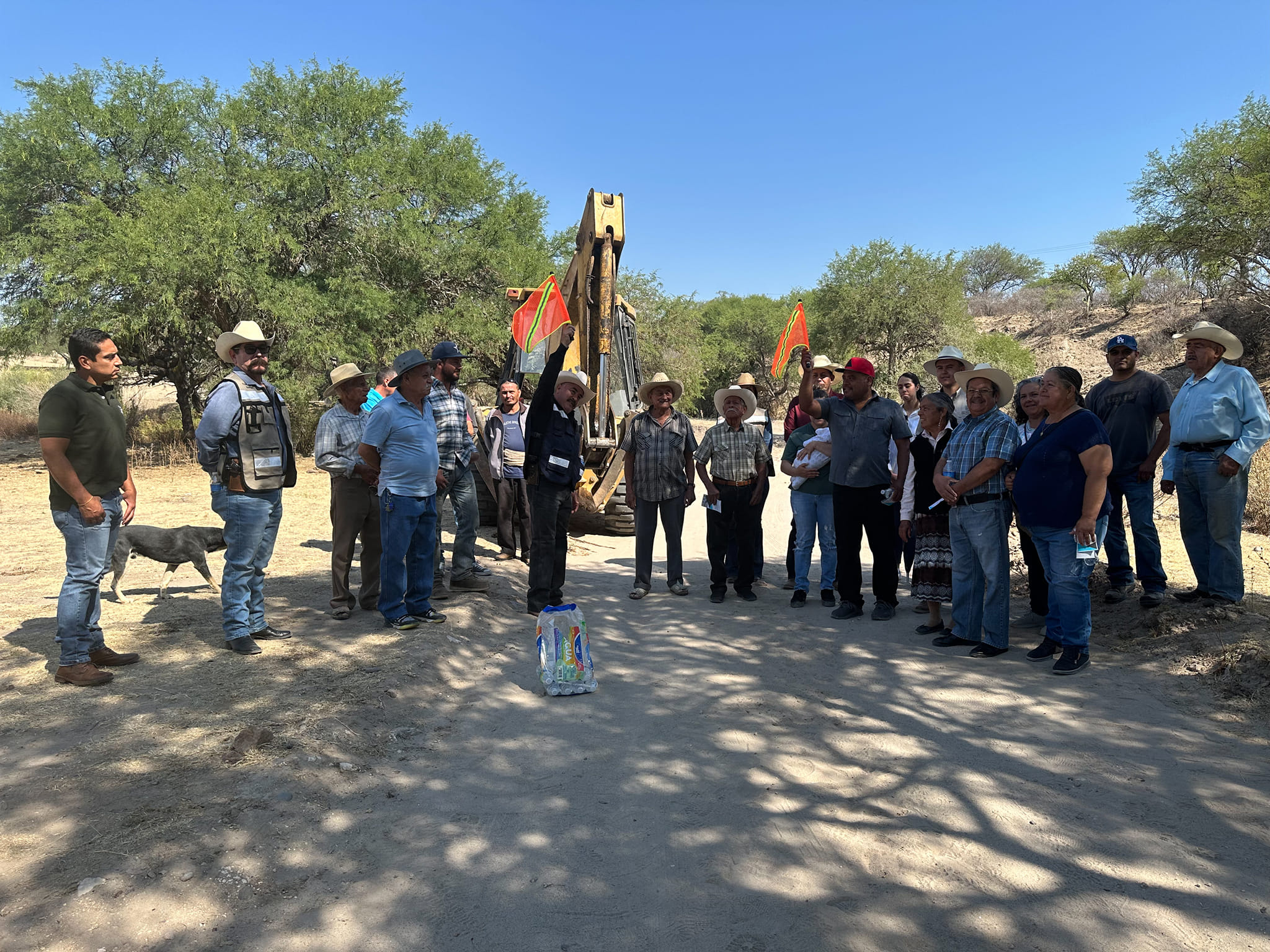 Arranque de construcción de camino en El Peine