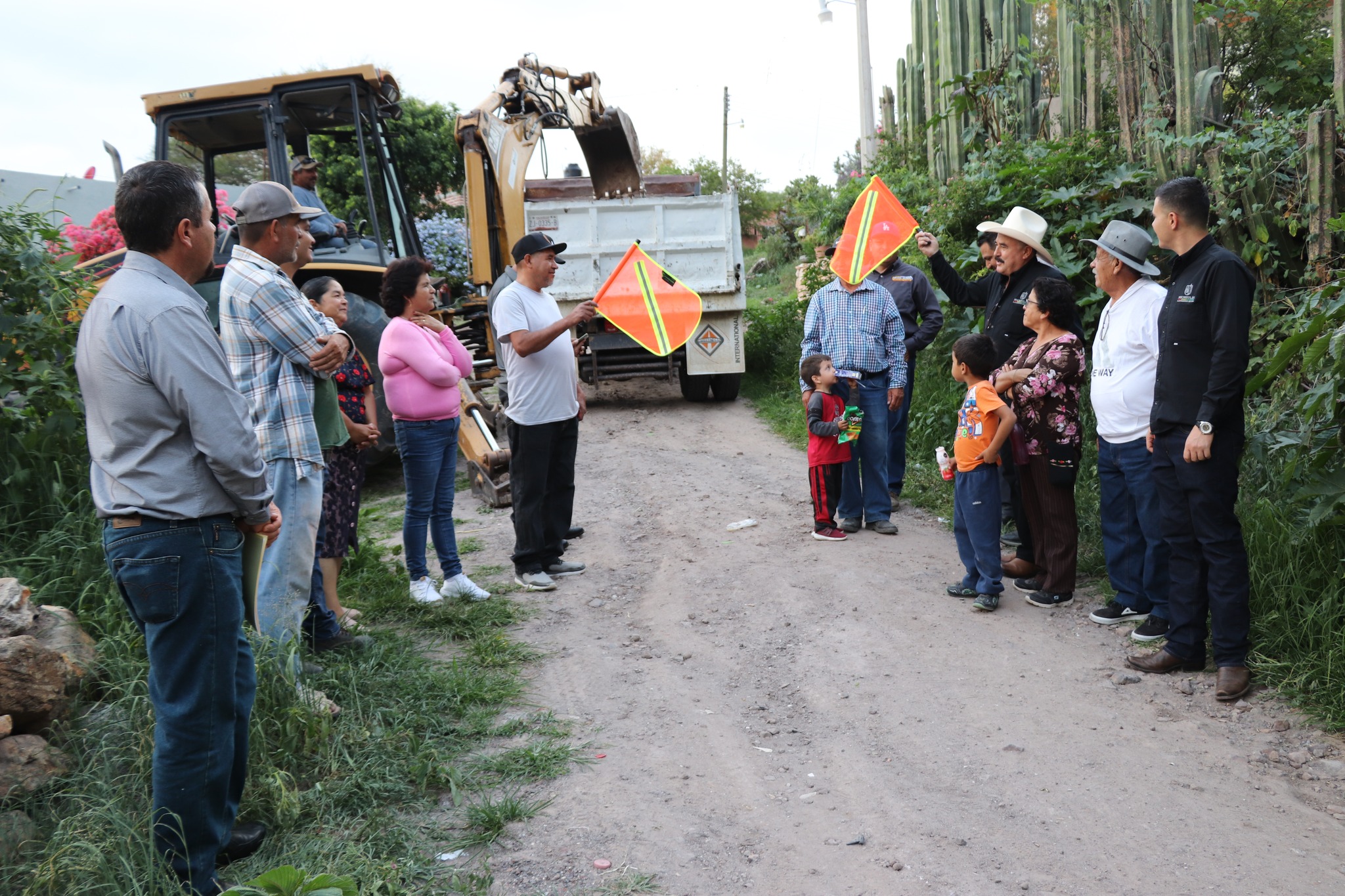 Iniciamos la pavimentación de calle Morelos en Los Sandovales