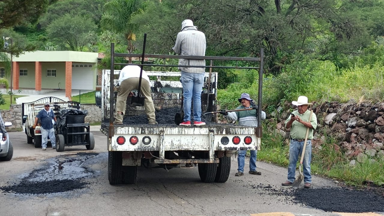 Bacheo en la comunidad de El Molino