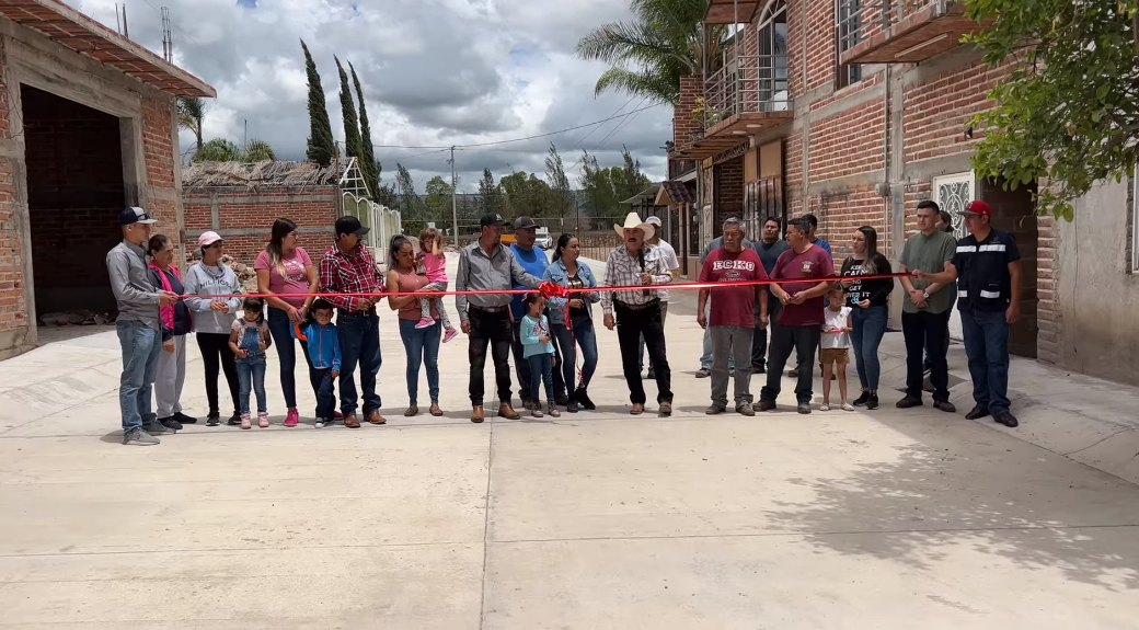 Pavimentación de calle Priv. Arrollo Blanco.