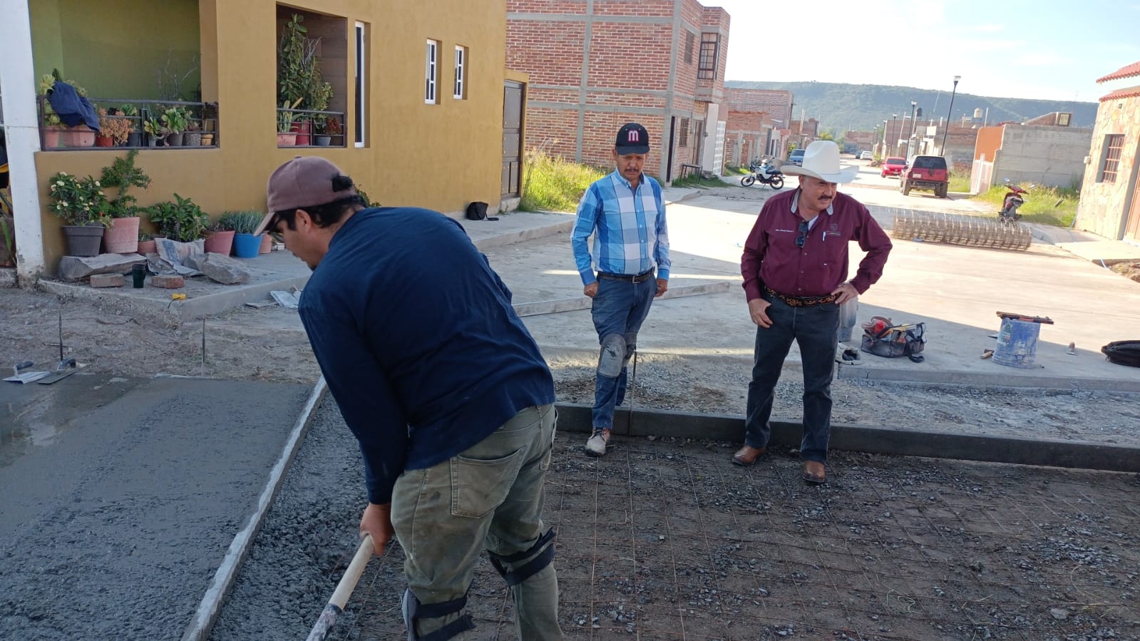 Mejoramos la calle Gregorio Pérez con concreto