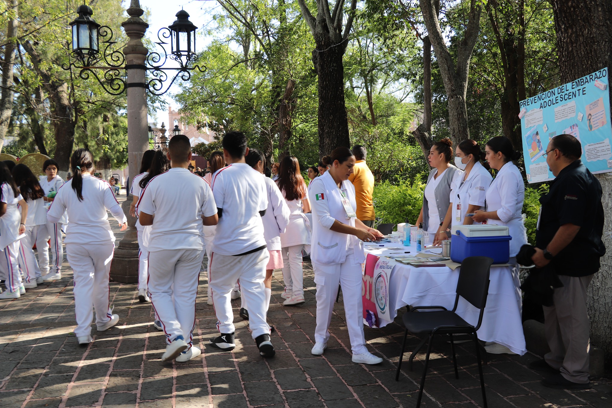 Informamos a estudiantes sobre el embarazo adolescente