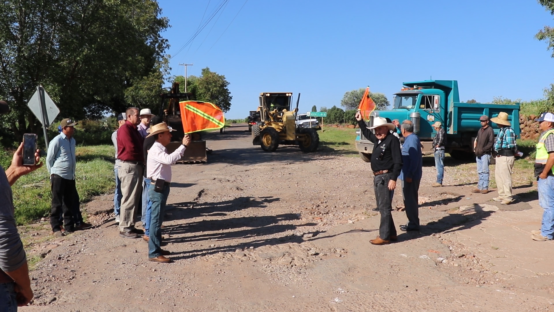 Arranque de pavimentación y bacheo en Tlachichila