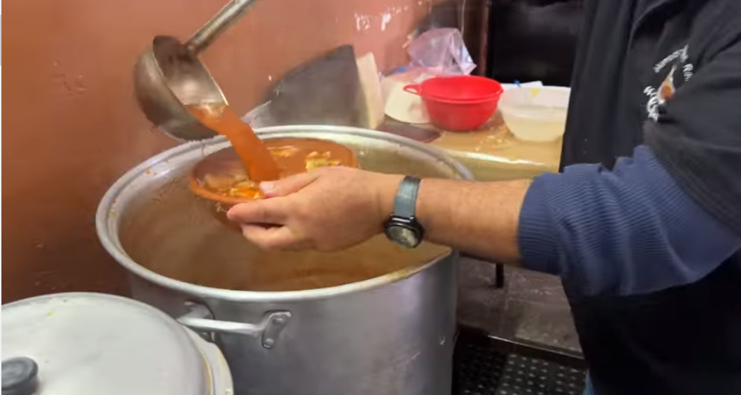 Prueba el sabor centenario del menudo de «Chelo»