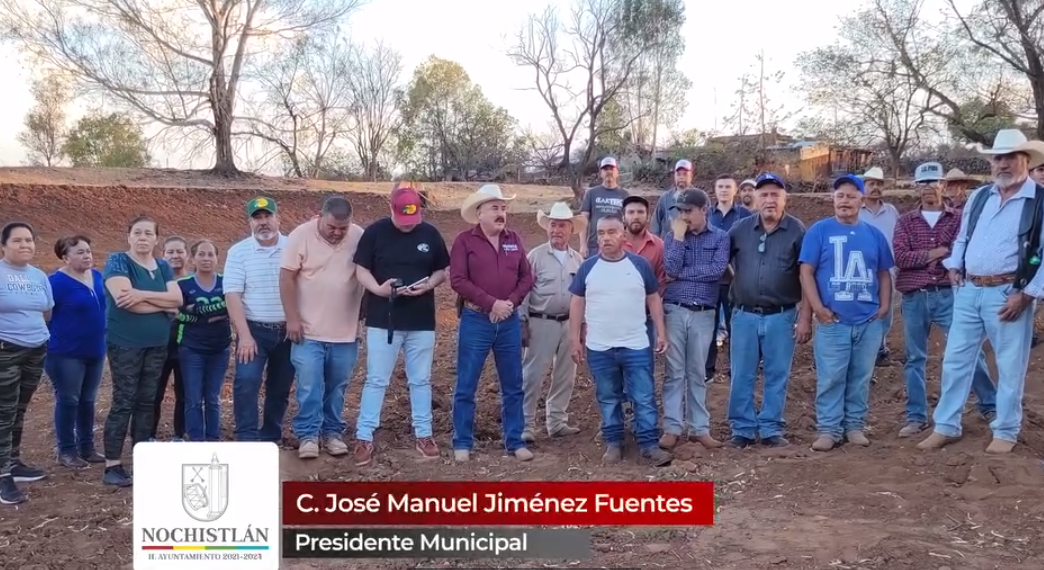 Desazolve de bordo en El Ranchito en la región de Tlachichila