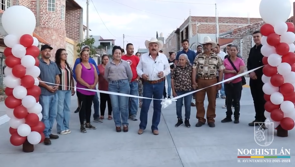 Inauguramos la pavimentación de la calle Priv. Limón