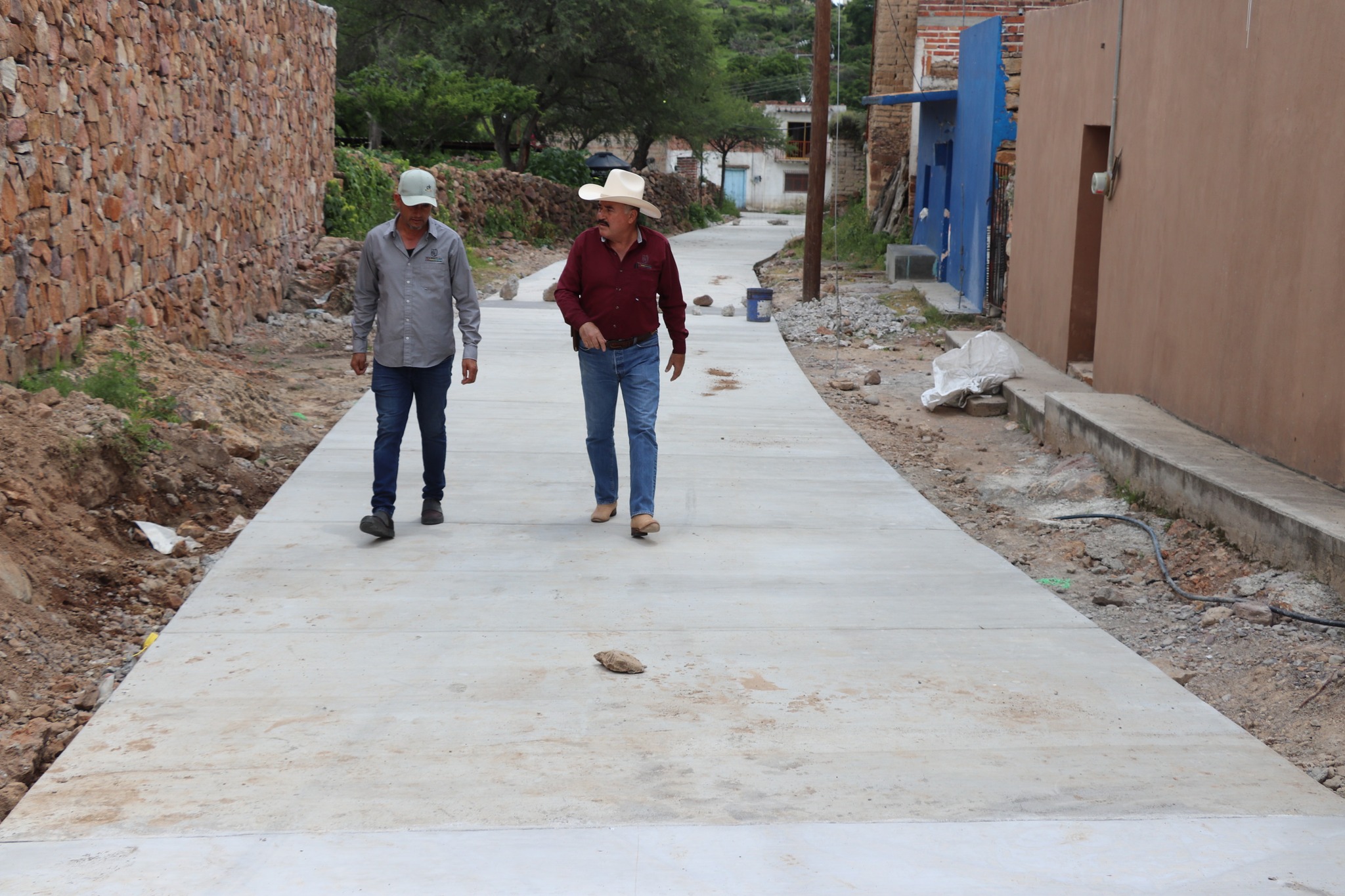 Supervisamos en cementación de camino a La Jabonera