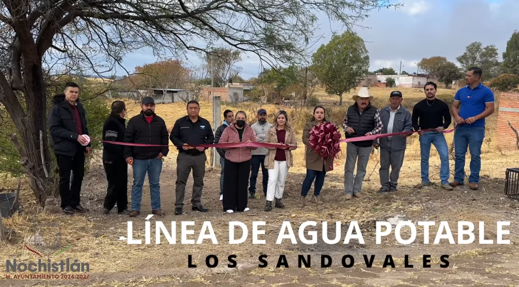 Inauguración de línea de agua en Los Sandovales