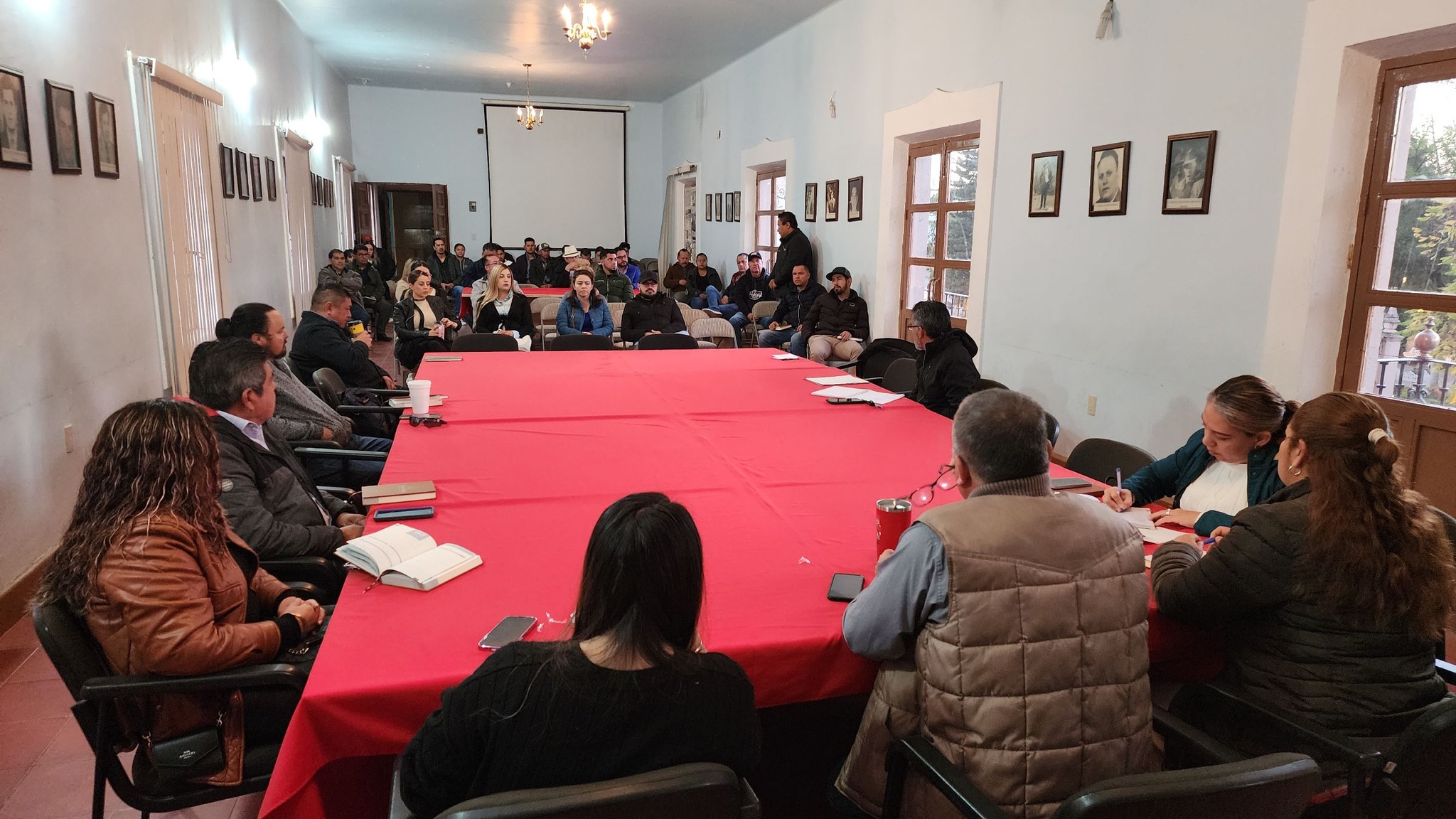 Reunión quincenal de Directores y funcionarios del H. Ayuntamiento.