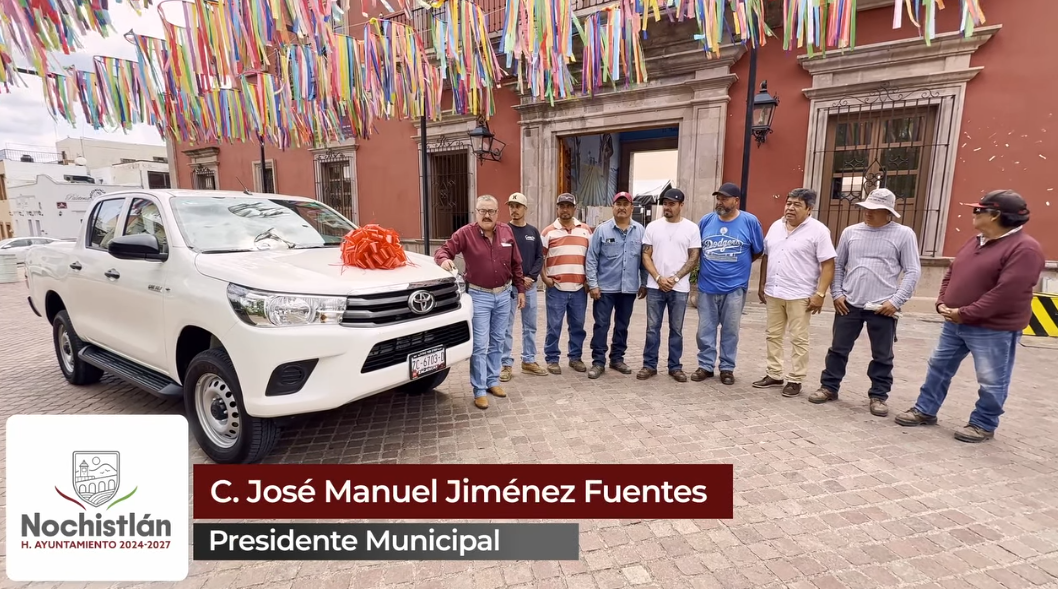 Entrega de Vehículo para el Departamento de Alumbrado Público