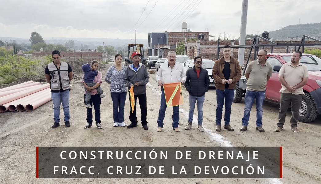 Inicia instalación de drenaje en Cruz de la Devoción