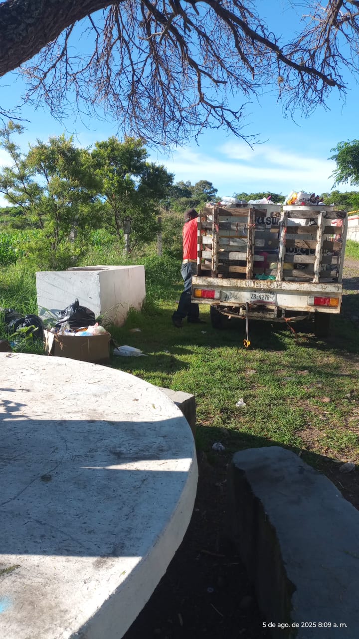 Recolectando basura en espacios públicos