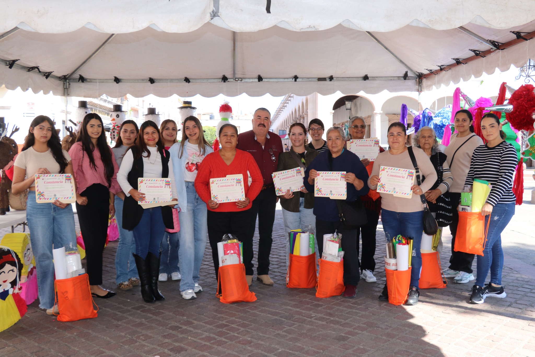Clausura de taller “Piñatas Tradicionales” 2025