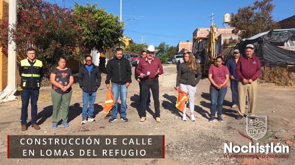 Pavimentación de acceso a Primaria y Jardín de Niños