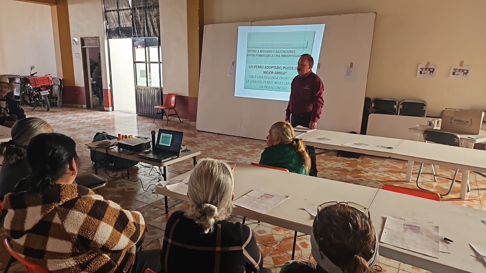 Platica de concientización canina a adultos mayores
