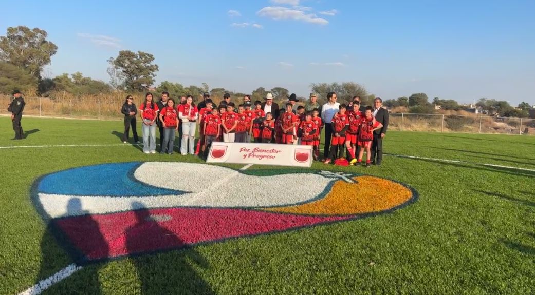 Campo el Jiro ya tiene pasto sintético