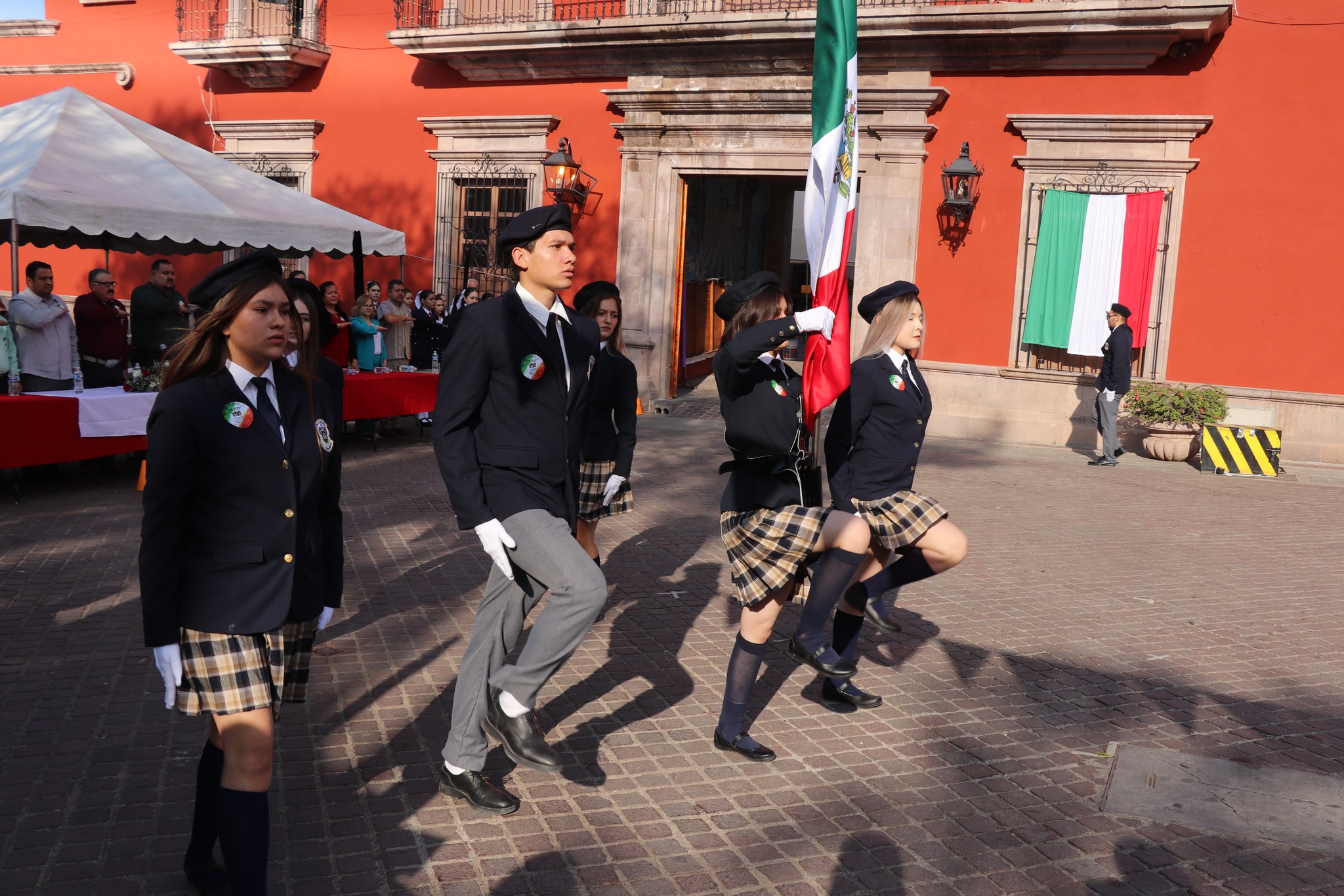 Disciplina, respeto y amor por nuestra bandera