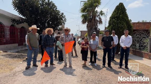 Instalación de red de drenaje y agua en calle Santa Rosa