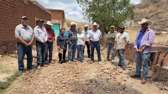 Concluye mantenimiento a camino en Santa Gertrudes y el Roblal