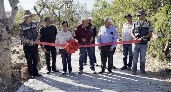 Calle 16 de septiembre en Los Sandovales terminada