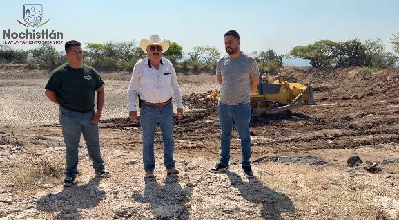 Inicia desazolve de bordos en Barranca de Morenos